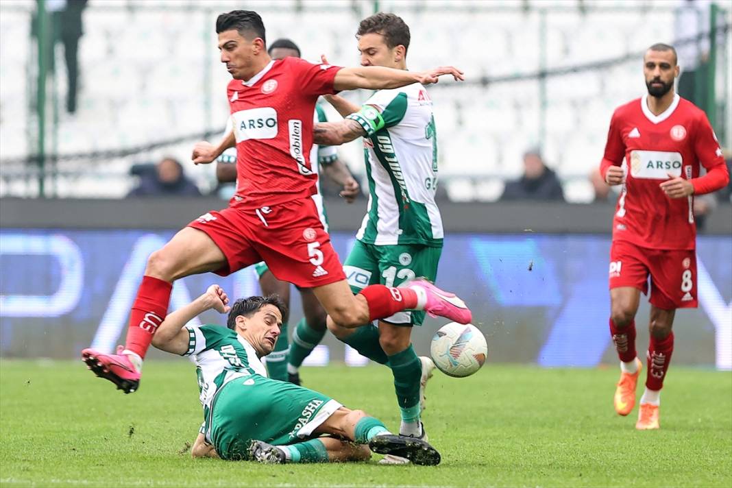 Olaylı biten Konyaspor – Antalyaspor maçından kareler 26